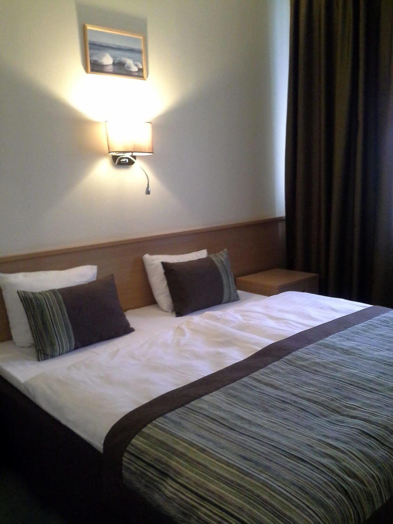 Hotel Sky High Airport 200 Meters From The Terminal Mārupe